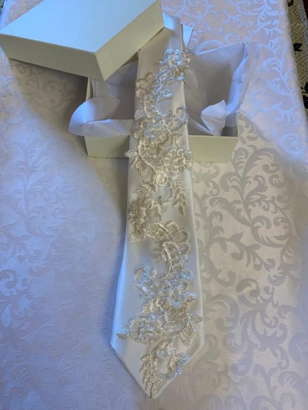 Off White Men's Tie Gorgeous Lace - Theron's Fashion and Bridal Boutique