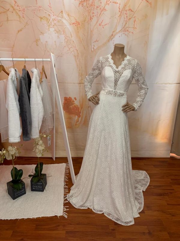 Fit & Flare Wedding Dresses